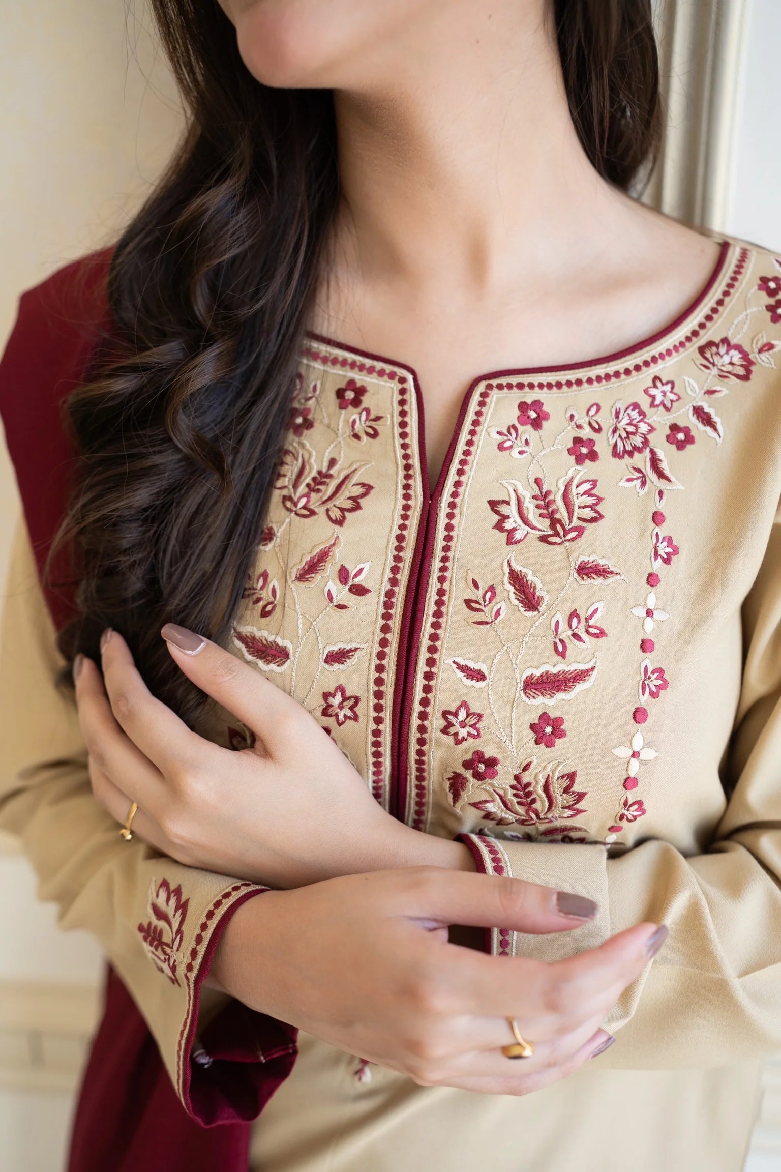 KP614-WINTER 3PC Dhanak suit with Embroidered Shawll