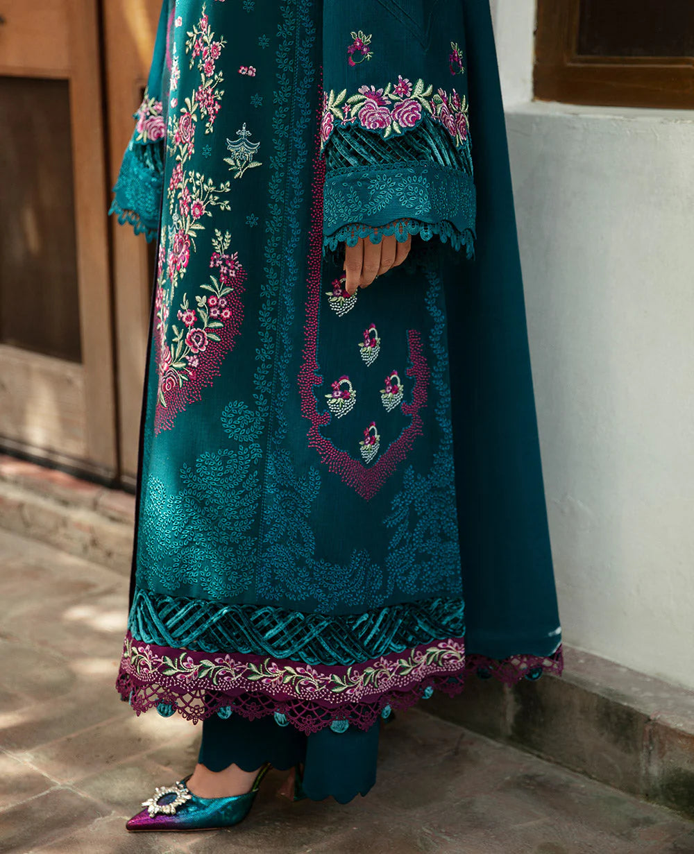Sobia Nazir - Winter 3PC Dhanak Embroidered Suit - kp3345