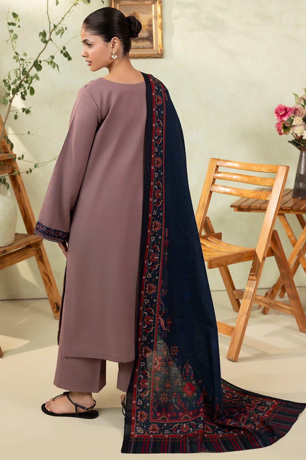 izel - Winter 3PC Dhanak Embroidered Suit - kp33106