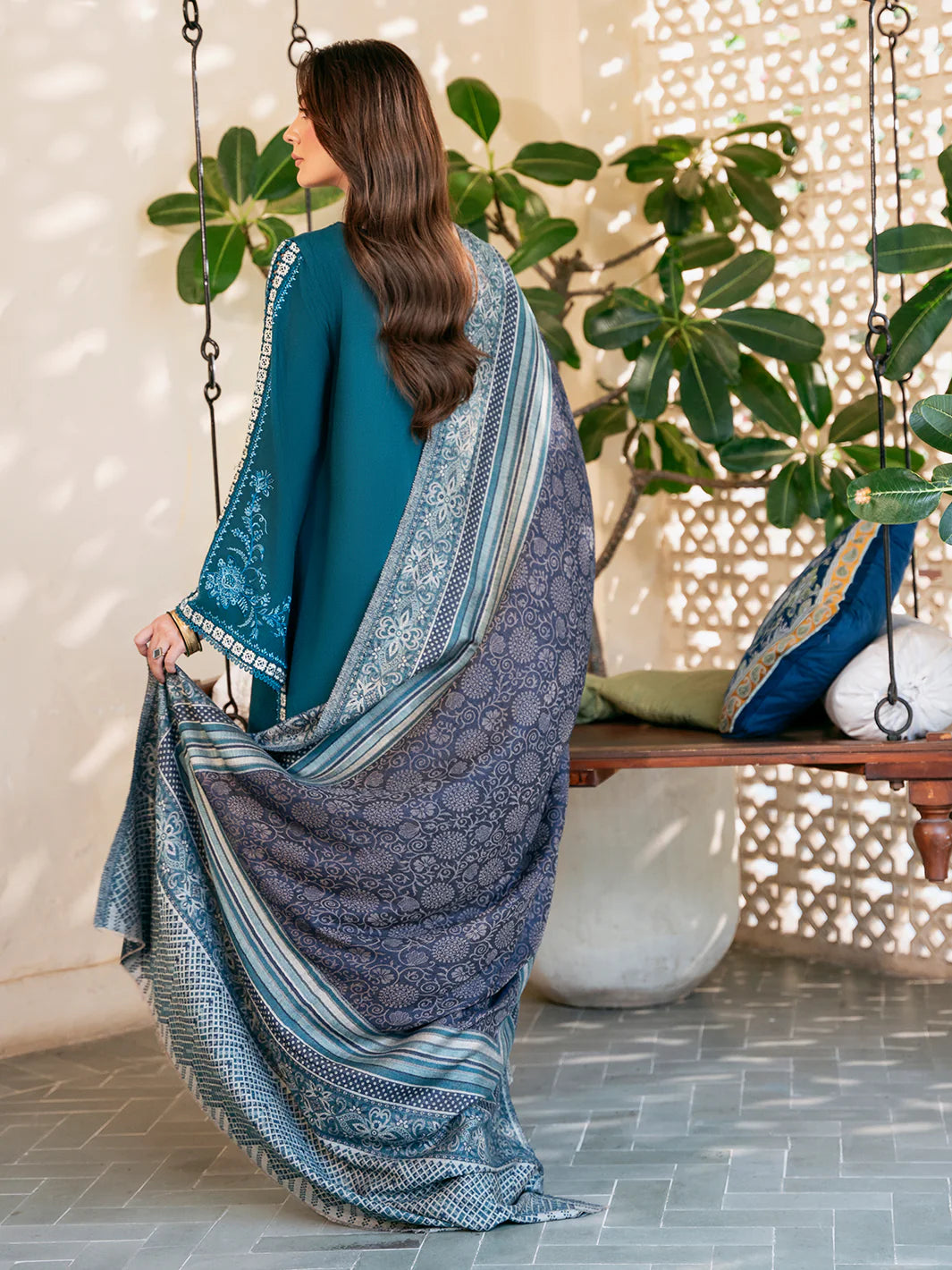 izel - Winter 3PC Dhanak Embroidered Suit - kp33104