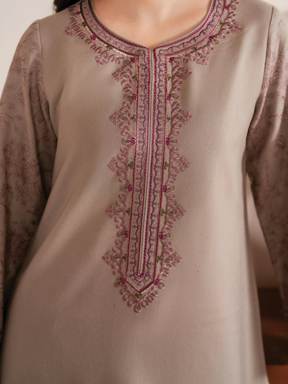 Jazmin - Winter 3PC Dhanak Embroidered Suit - kp3309