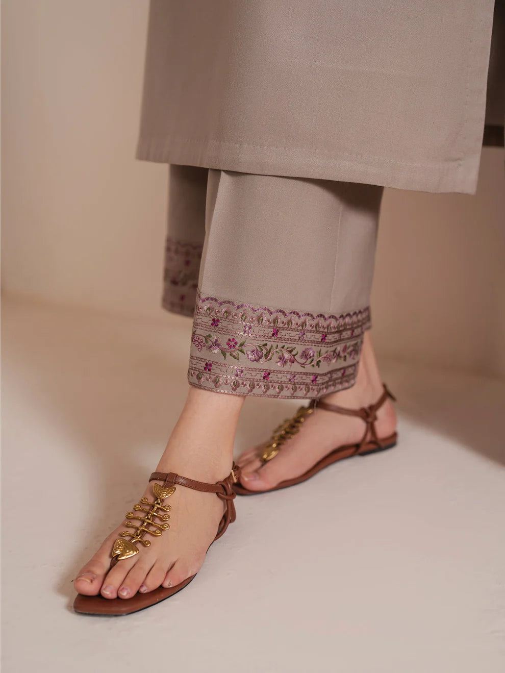 Jazmin - Winter 3PC Dhanak Embroidered Suit - kp3309